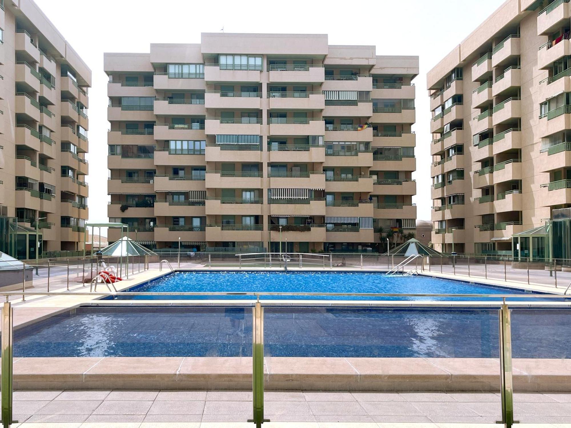 Stylish Well-Connected Beachfront Flat Валенсия Экстерьер фото